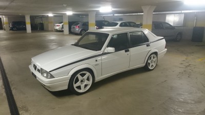 Alfa 75 Turbo front.jpg