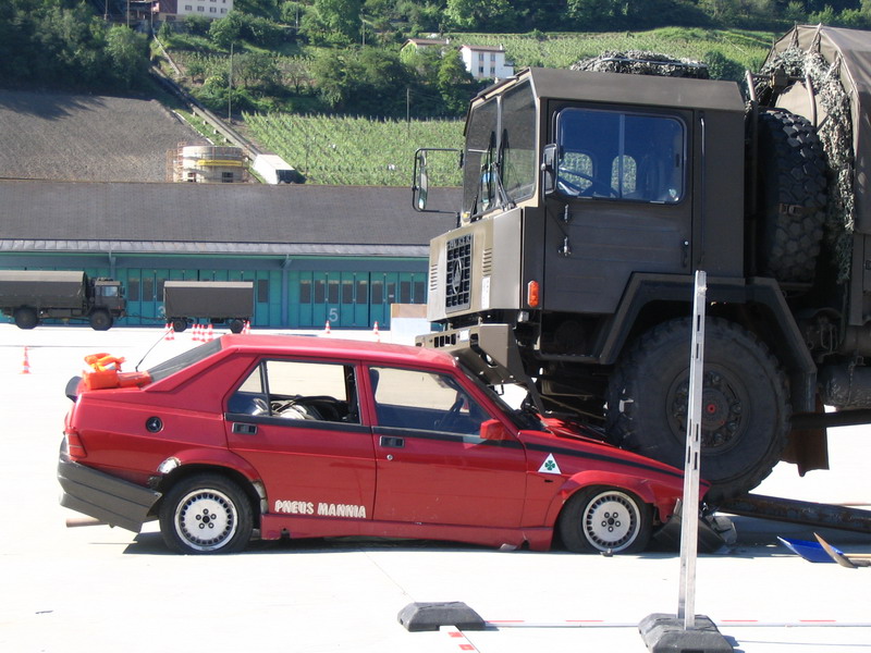 Swiss_army_accident_simulation.jpg